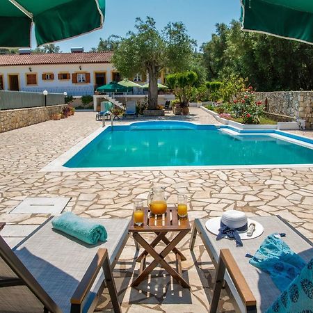 Aphrodite Studios & Apt With Pool Lákka Eksteriør bilde