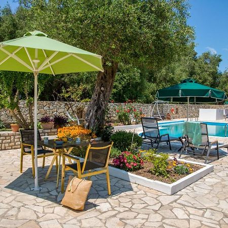 Aphrodite Studios & Apt With Pool Lákka Eksteriør bilde