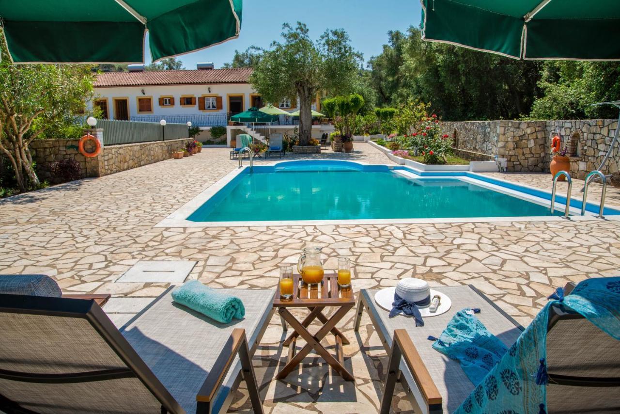 Aphrodite Studios & Apt With Pool Lákka Eksteriør bilde